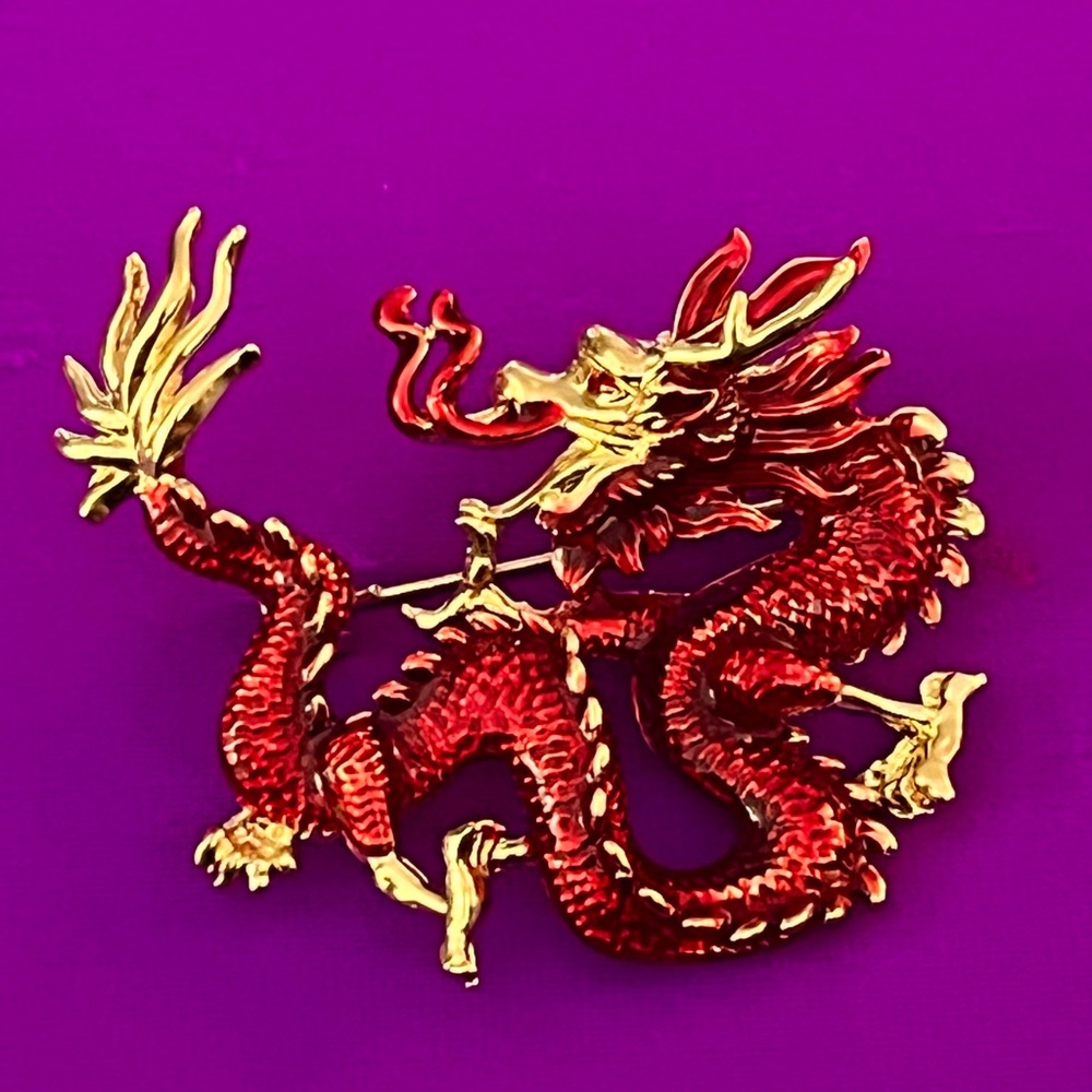 🆕Gold and red dragon pin. 1.5”x1.75”. NIB.